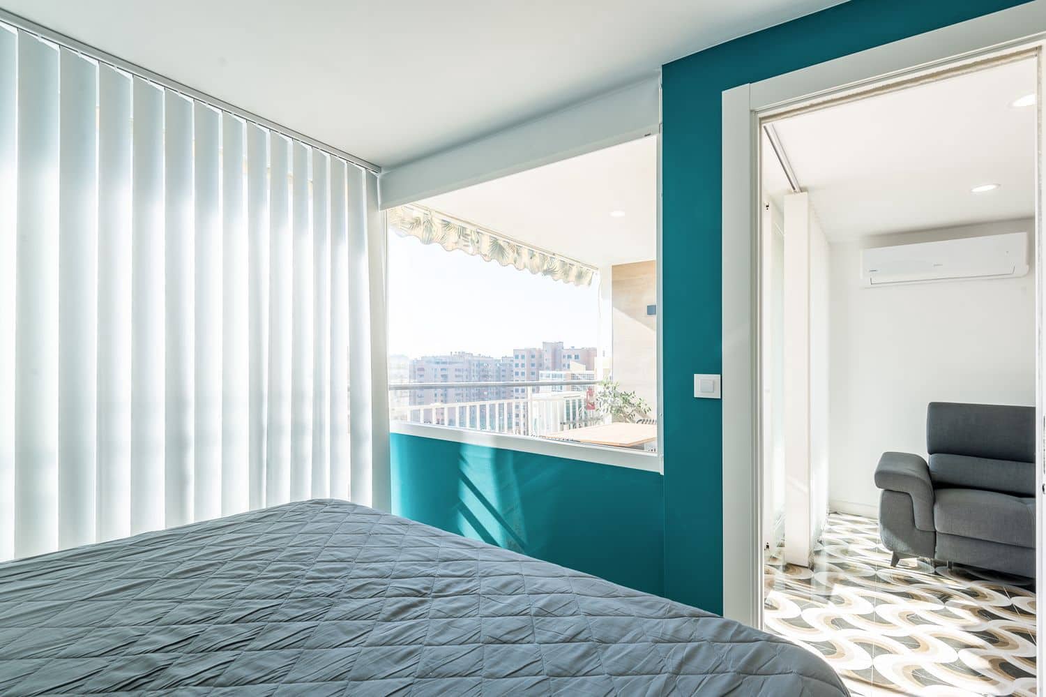 1 chambre Appartement à vendre à Playa de San Juan avec piscine garage - 349 000 € (Ref: 9900068)