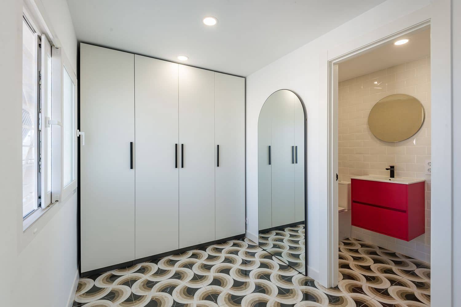 1 chambre Appartement à vendre à Playa de San Juan avec piscine garage - 349 000 € (Ref: 9900068)