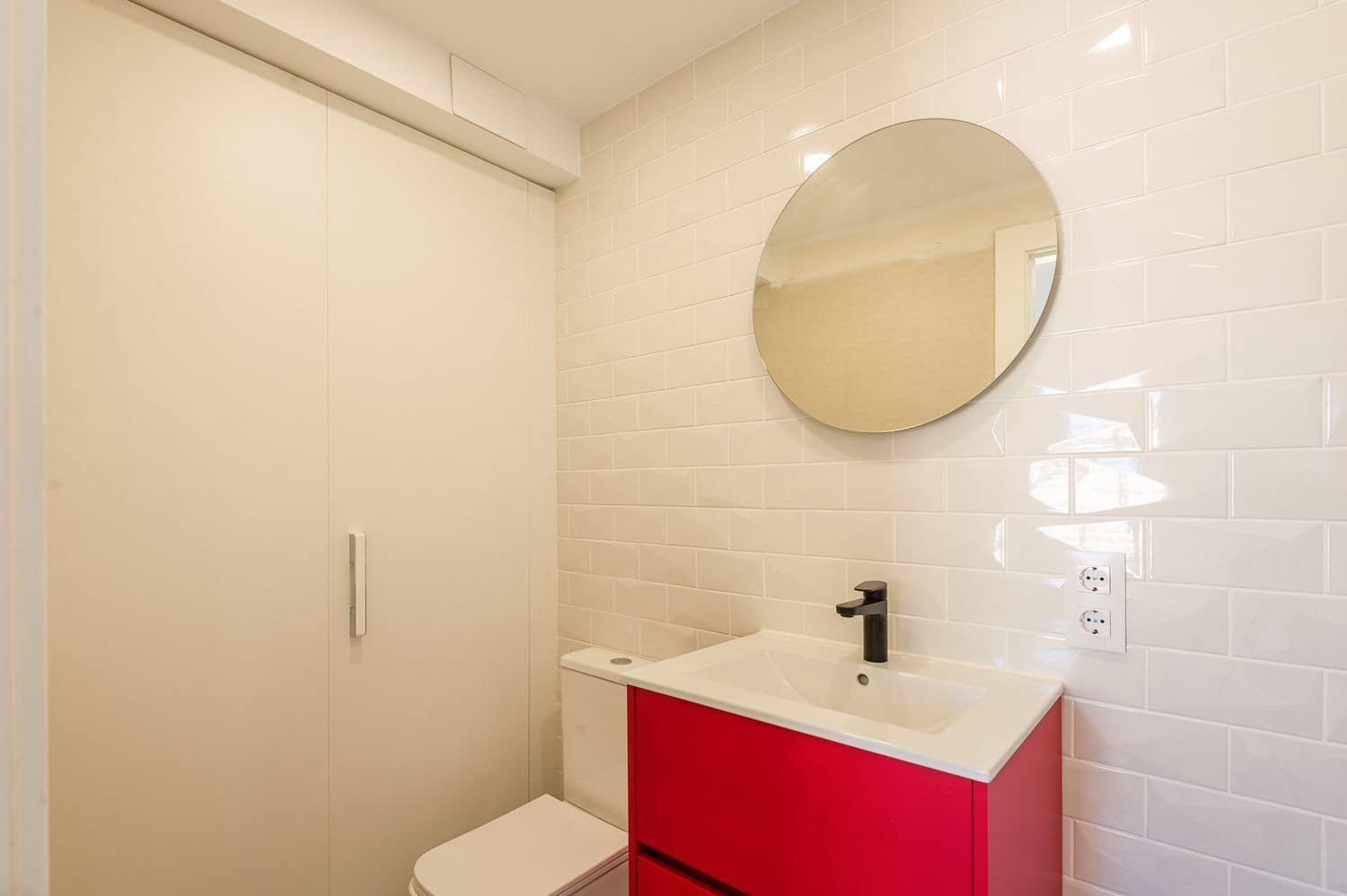 1 chambre Appartement à vendre à Playa de San Juan avec piscine garage - 349 000 € (Ref: 9900068)