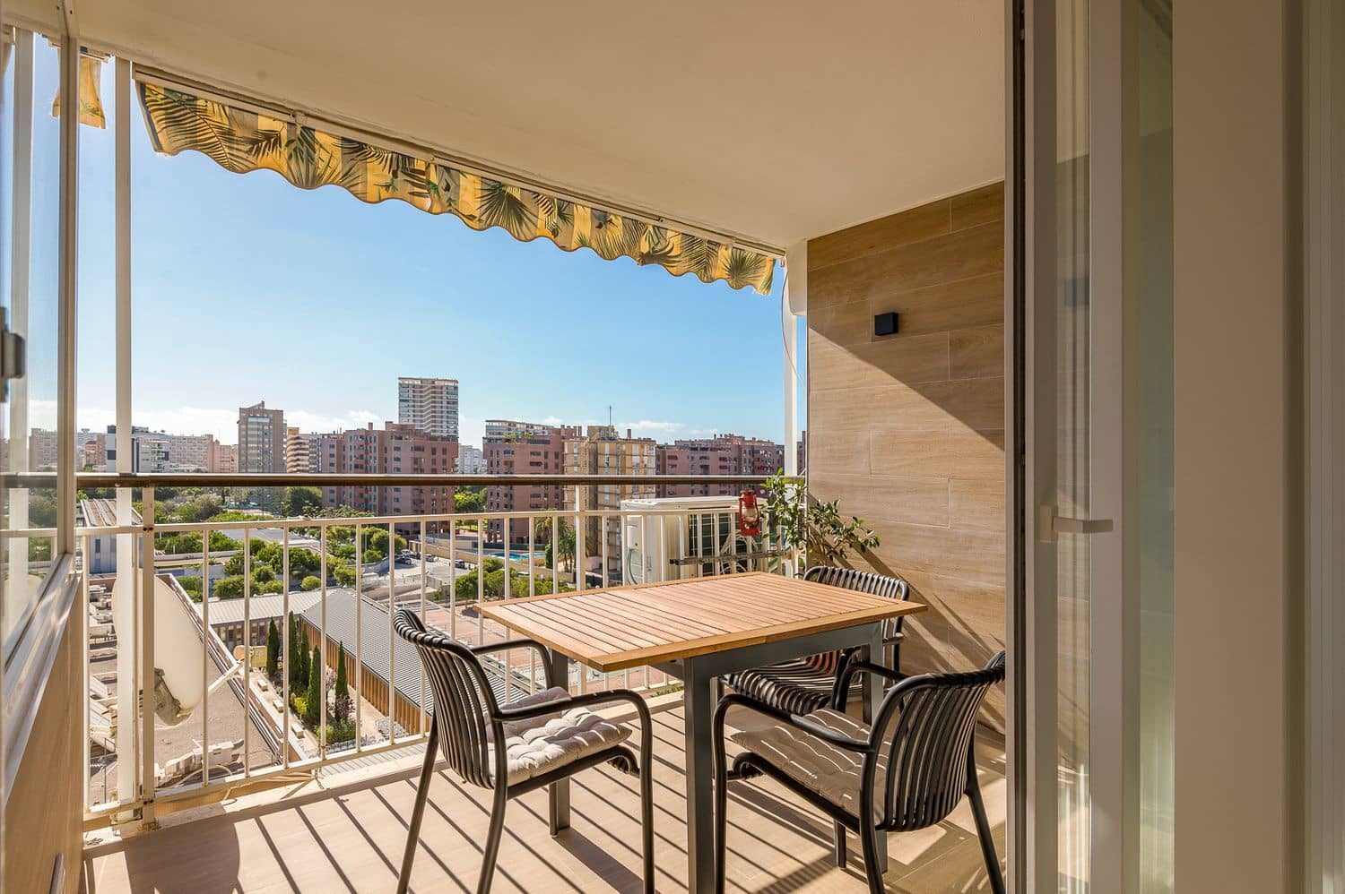 1 chambre Appartement à vendre à Playa de San Juan avec piscine garage - 349 000 € (Ref: 9900068)