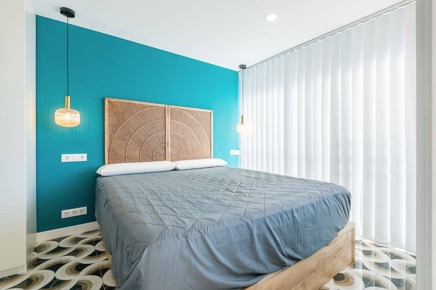 1 chambre Appartement à vendre à Playa de San Juan avec piscine garage - 349 000 € (Ref: 9900068)