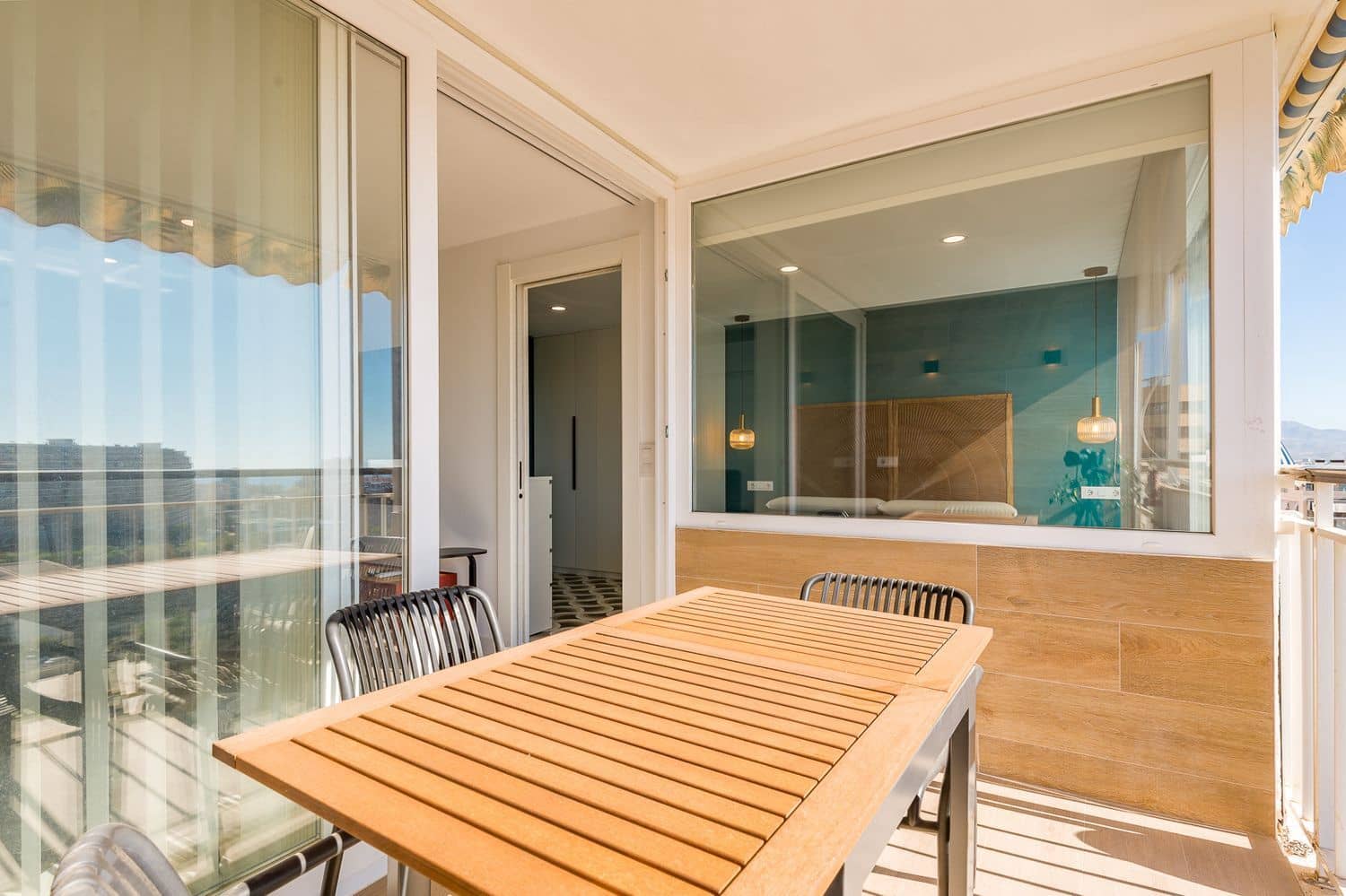 1 chambre Appartement à vendre à Playa de San Juan avec piscine garage - 349 000 € (Ref: 9900068)