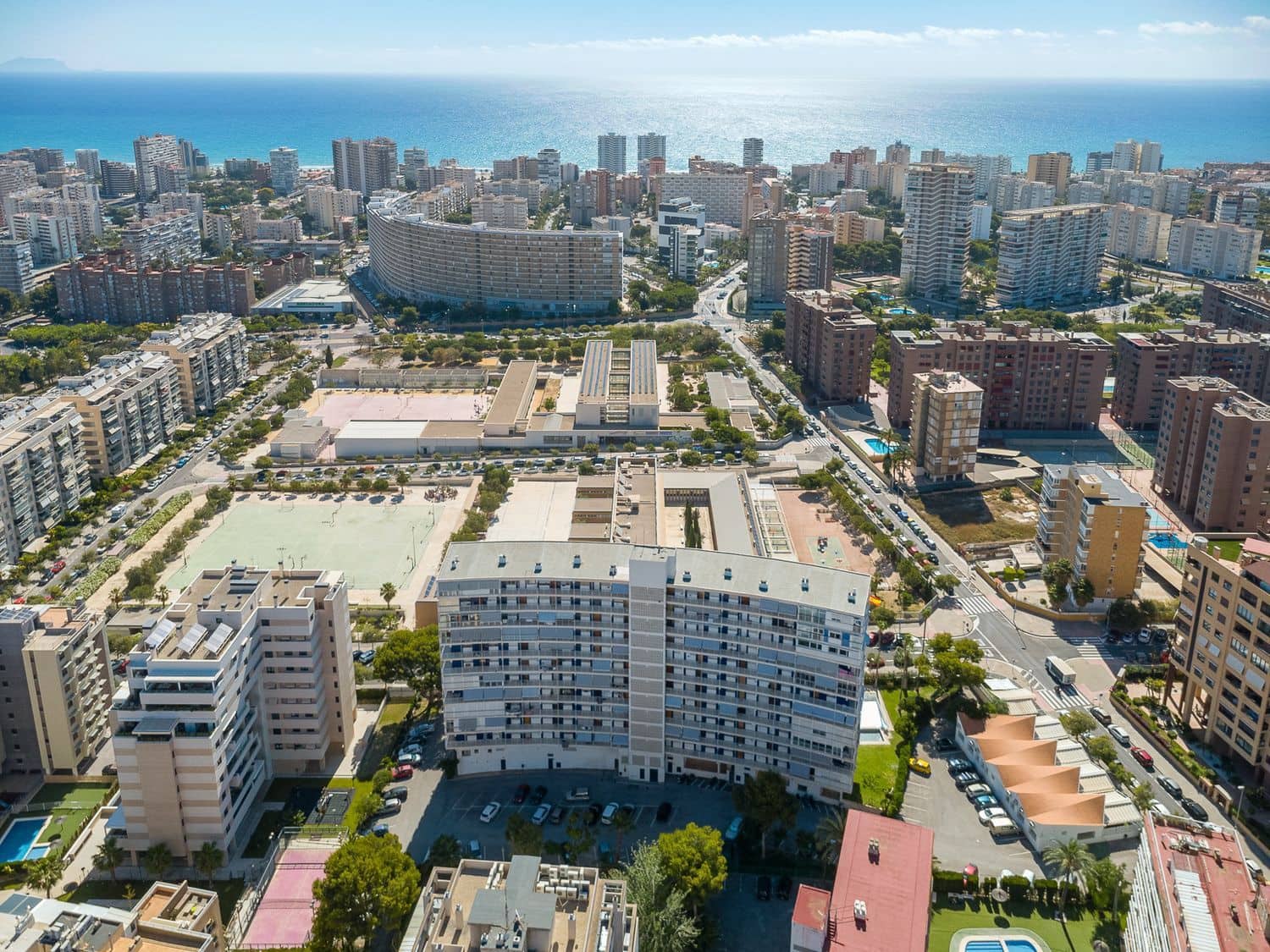 1 chambre Appartement à vendre à Playa de San Juan avec piscine garage - 349 000 € (Ref: 9900068)