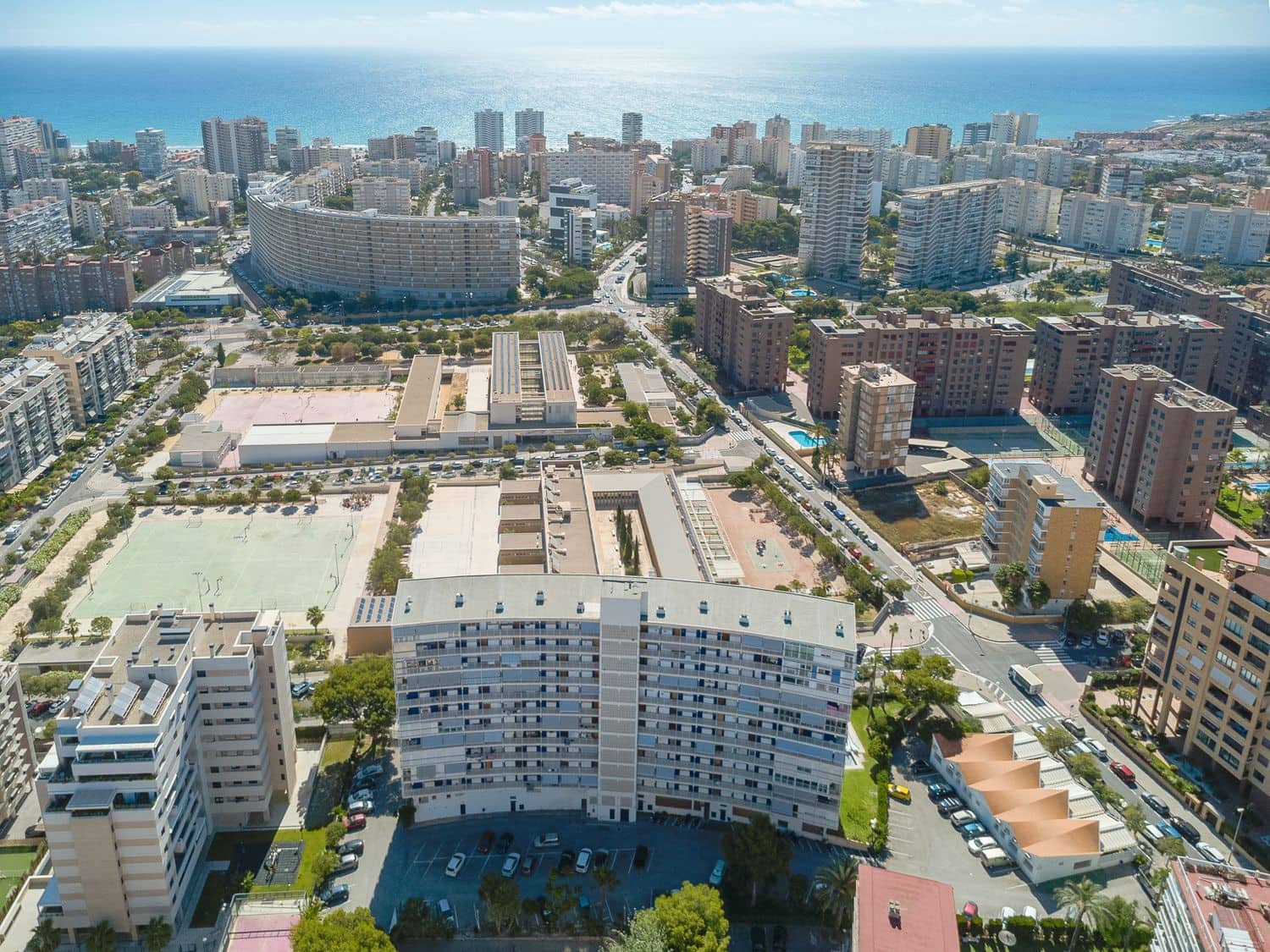 1 chambre Appartement à vendre à Playa de San Juan avec piscine garage - 349 000 € (Ref: 9900068)