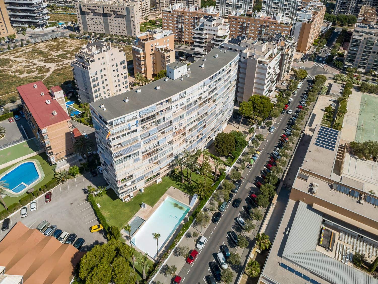 1 chambre Appartement à vendre à Playa de San Juan avec piscine garage - 349 000 € (Ref: 9900068)