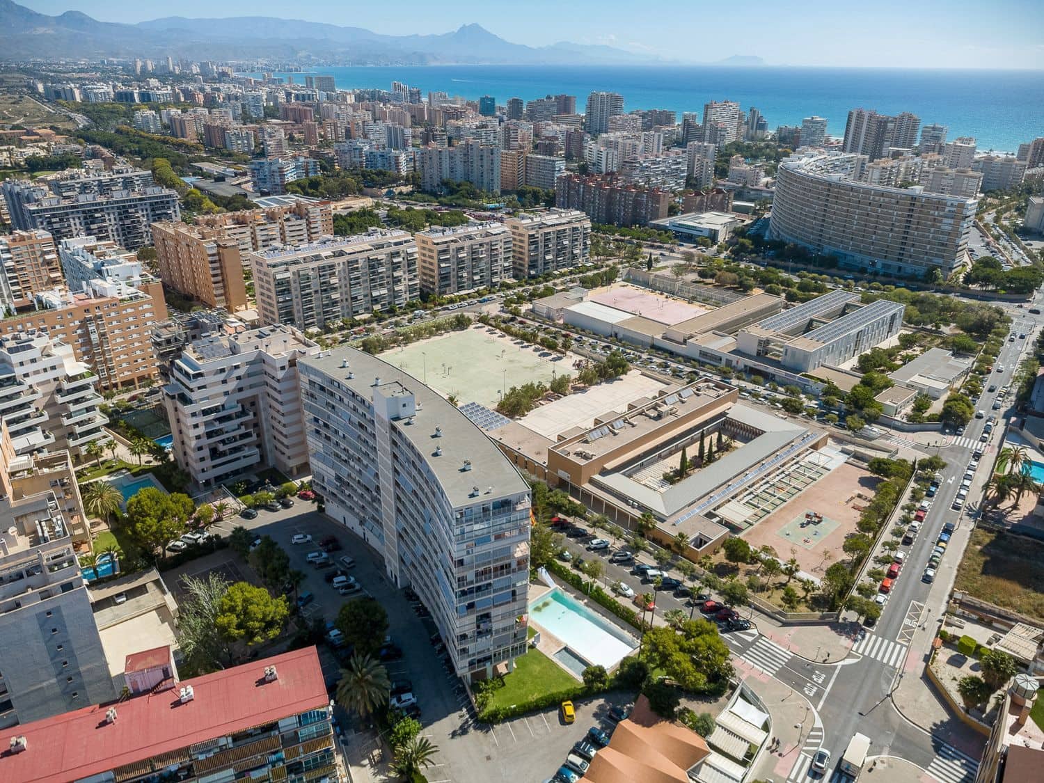 1 chambre Appartement à vendre à Playa de San Juan avec piscine garage - 349 000 € (Ref: 9900068)