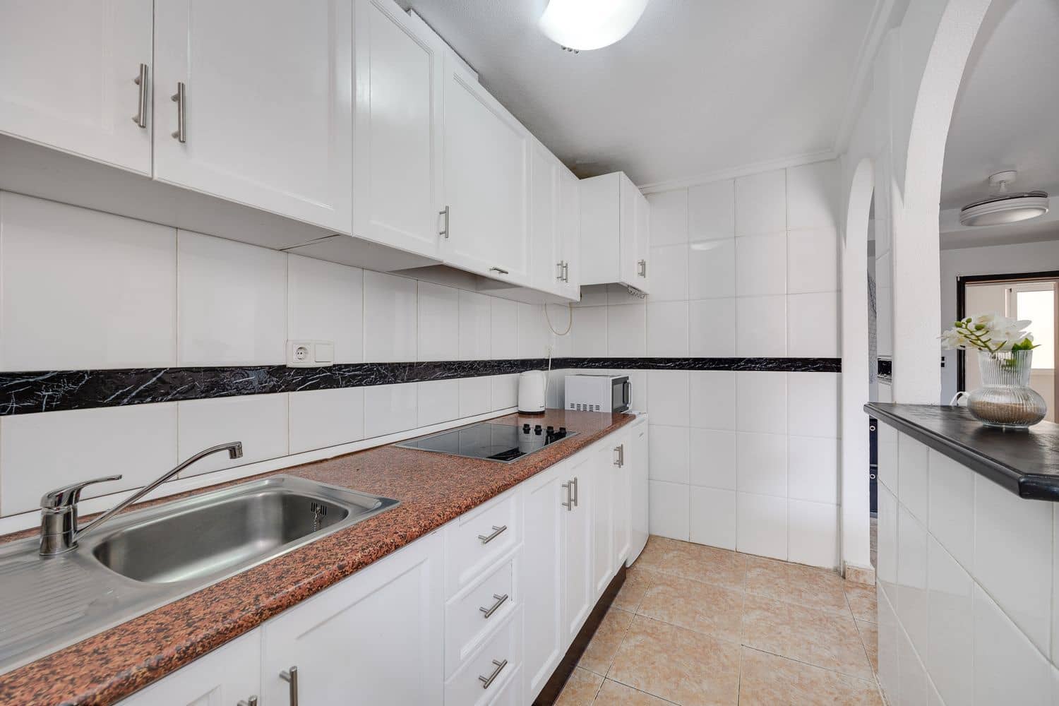 Apartament na sprzedaż w Torrevieja z basenem garażem - 94 000 € (Ref: 9906796)