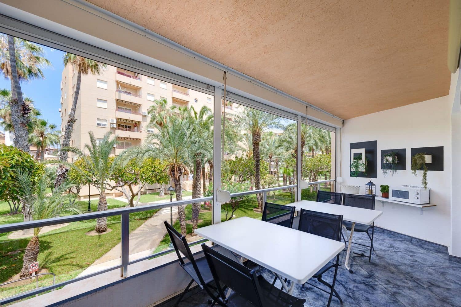 1 bedroom Apartment for sale in Torrevieja with pool garage - € 184,000 (Ref: 9919326)