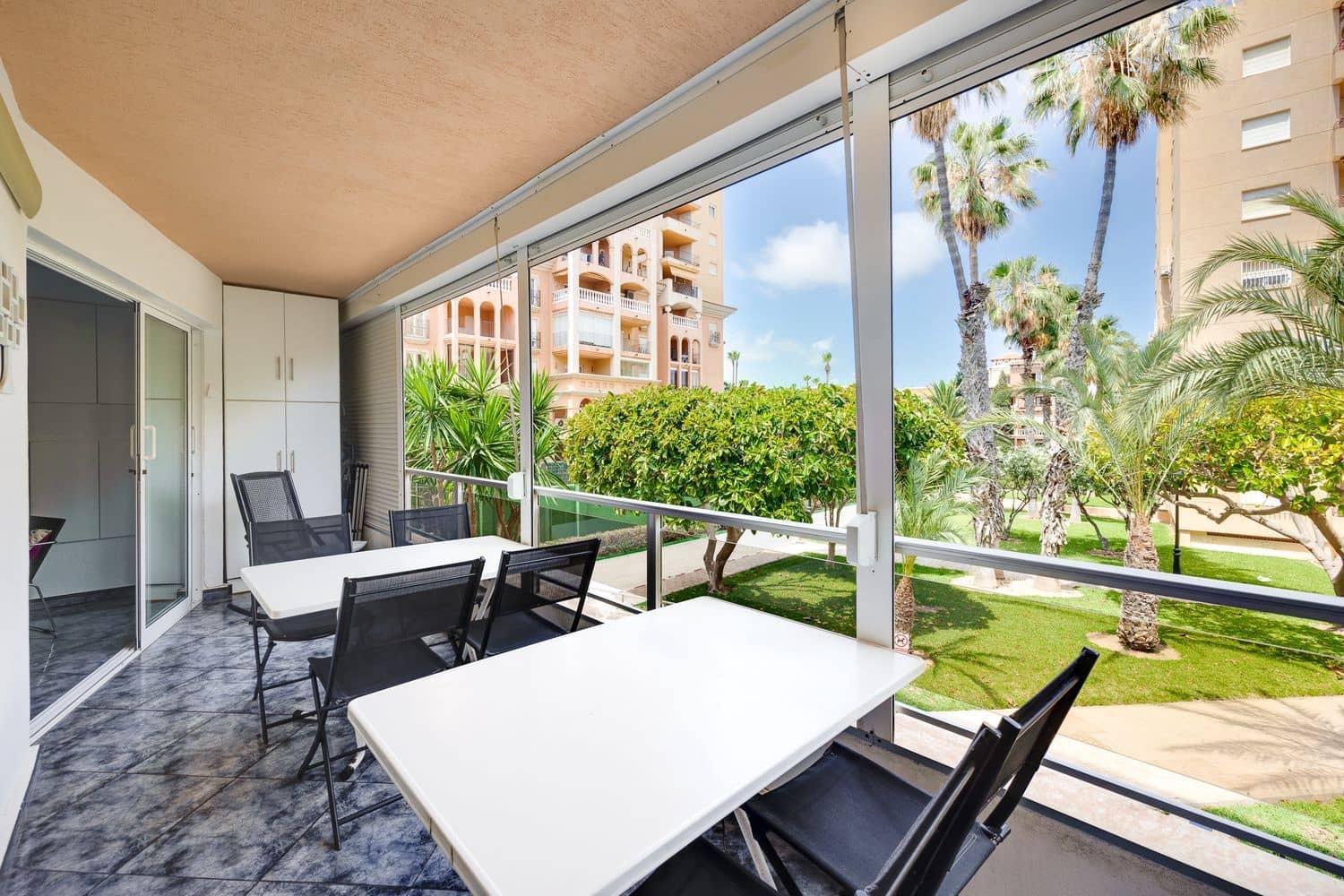 1 bedroom Apartment for sale in Torrevieja with pool garage - € 184,000 (Ref: 9919326)