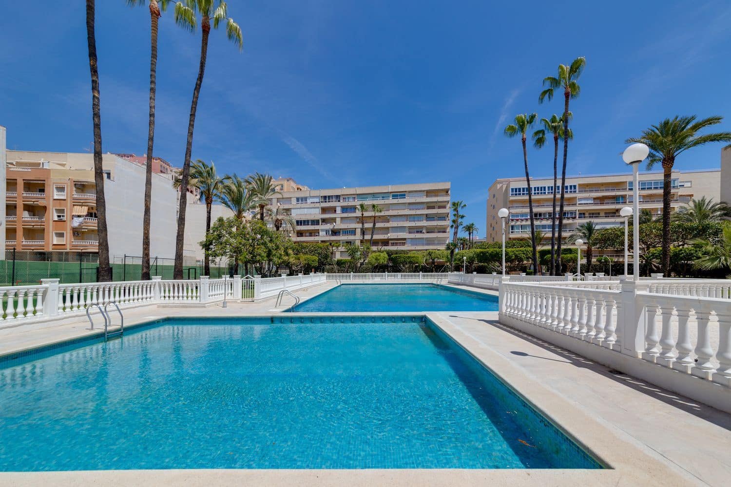 1 bedroom Apartment for sale in Torrevieja with pool garage - € 184,000 (Ref: 9919326)
