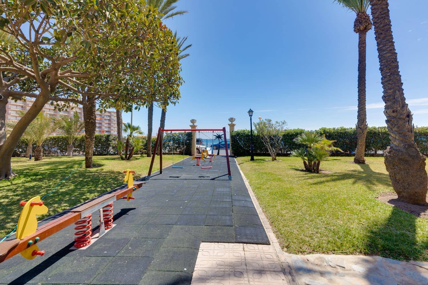 1 bedroom Apartment for sale in Torrevieja with pool garage - € 184,000 (Ref: 9919326)