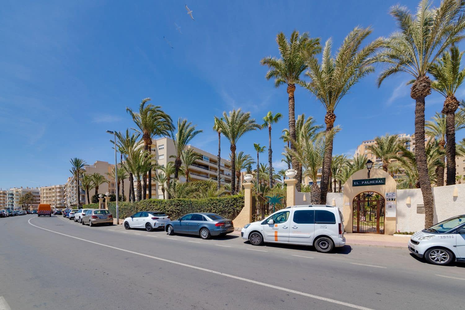 1 bedroom Apartment for sale in Torrevieja with pool garage - € 184,000 (Ref: 9919326)