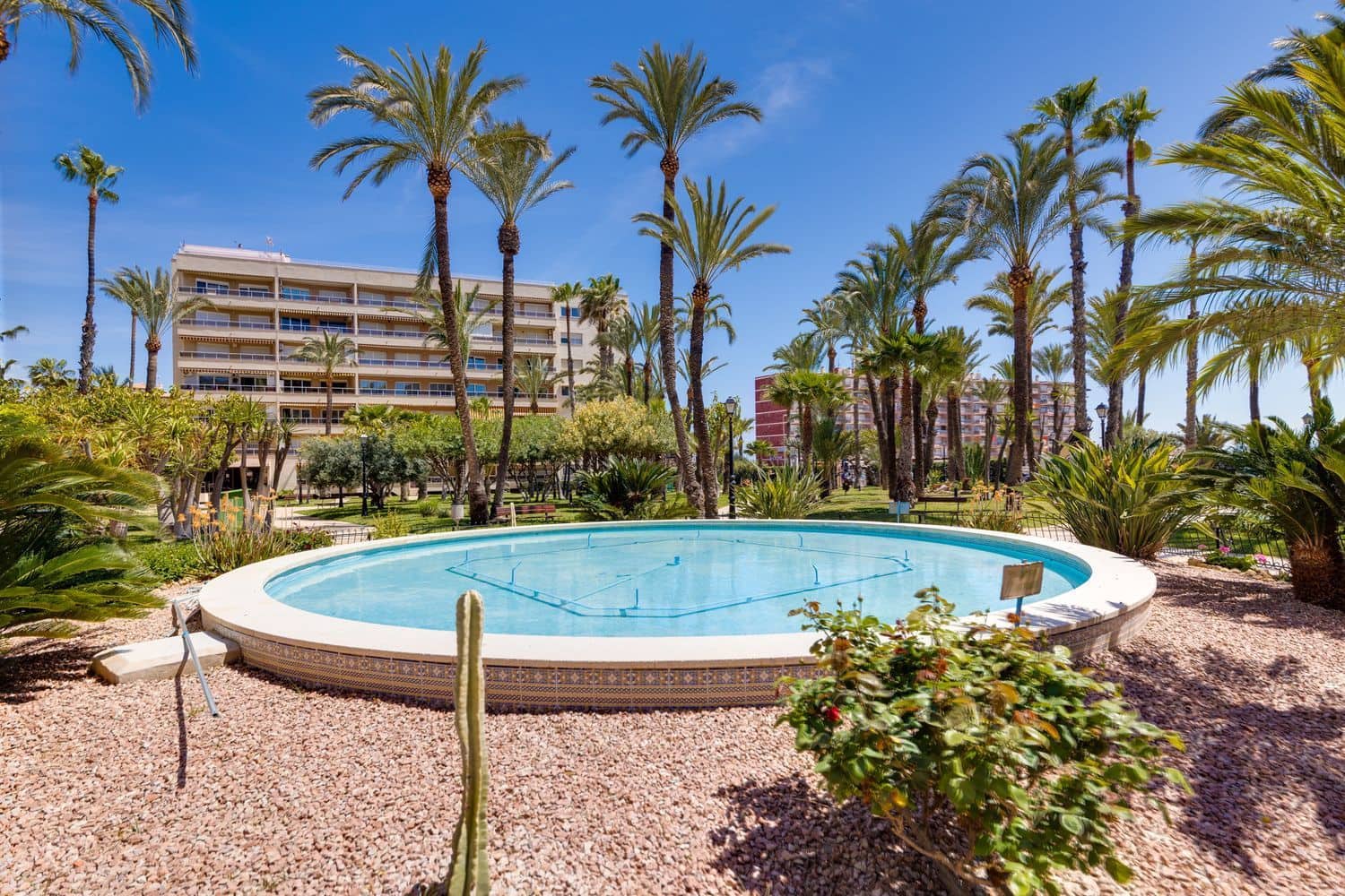 1 bedroom Apartment for sale in Torrevieja with pool garage - € 184,000 (Ref: 9919326)