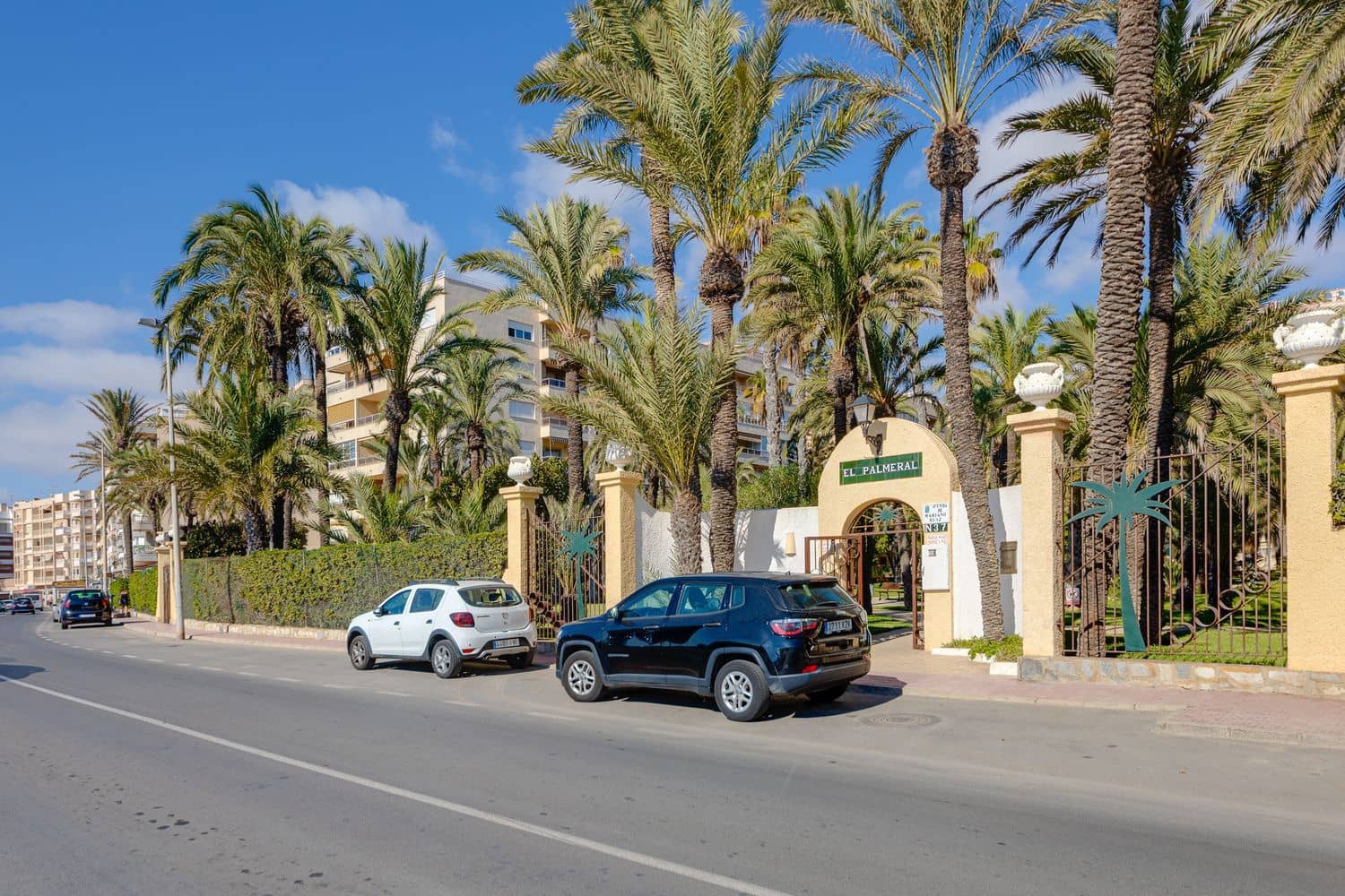 1 bedroom Apartment for sale in Torrevieja with pool garage - € 184,000 (Ref: 9919326)