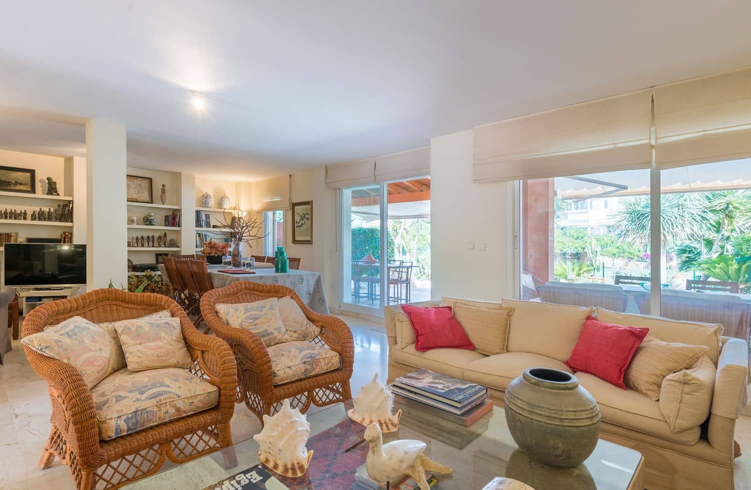 4 bedroom Townhouse for sale in Alicante / Alacant city with pool garage - € 1,150,000 (Ref: 9921670)