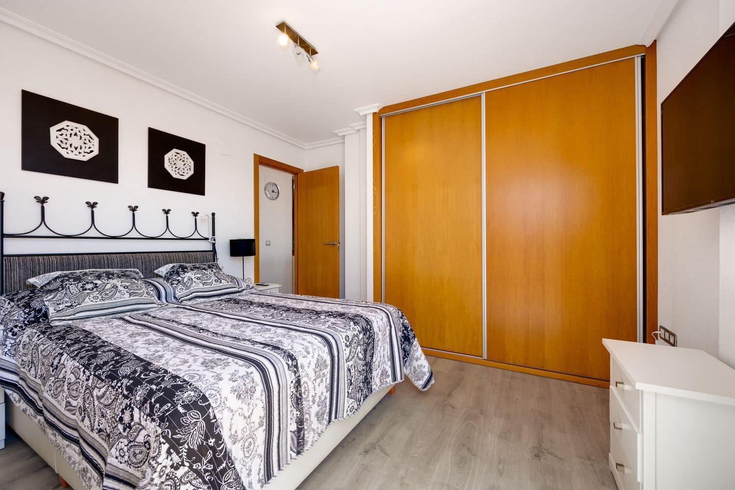 2 soverom Leilighet til salgs i Torrevieja med garasje - € 169 000 (Ref: 9921671)