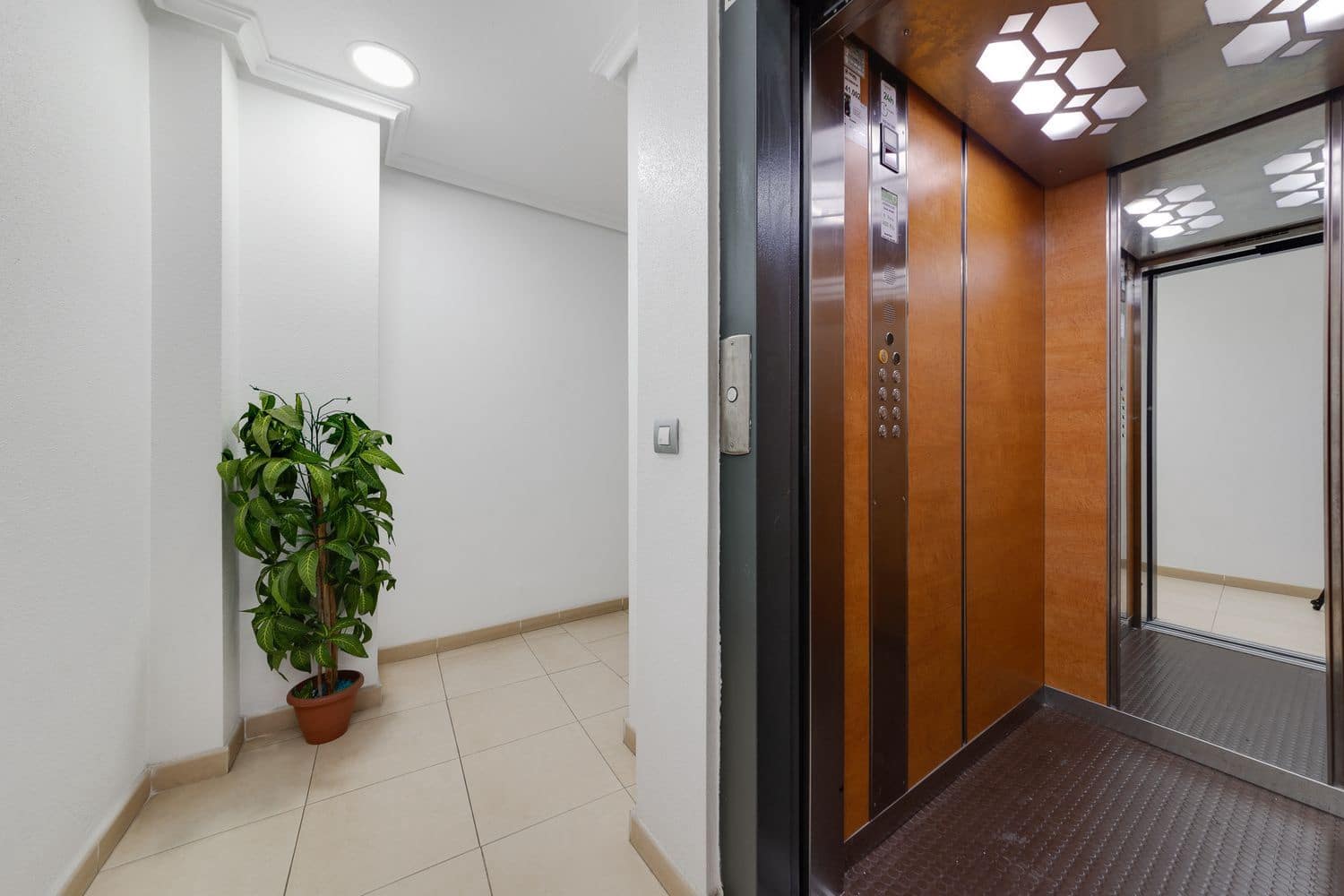 2 soverom Leilighet til salgs i Torrevieja med garasje - € 169 000 (Ref: 9921671)
