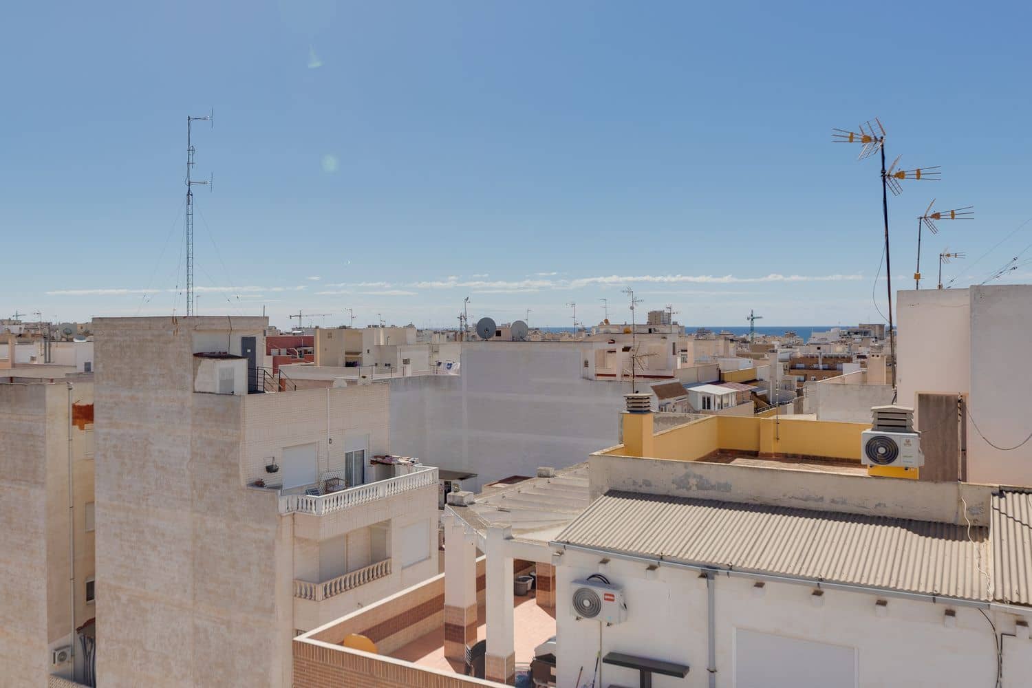 2 soverom Leilighet til salgs i Torrevieja med garasje - € 169 000 (Ref: 9921671)