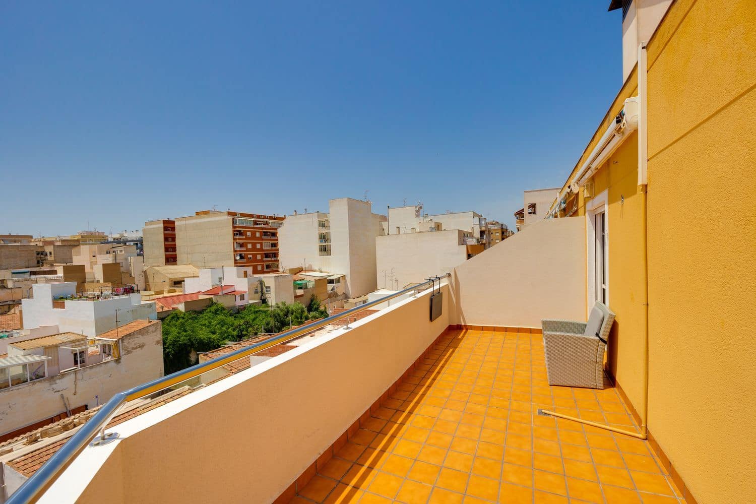 2 soverom Leilighet til salgs i Torrevieja med garasje - € 169 000 (Ref: 9921671)