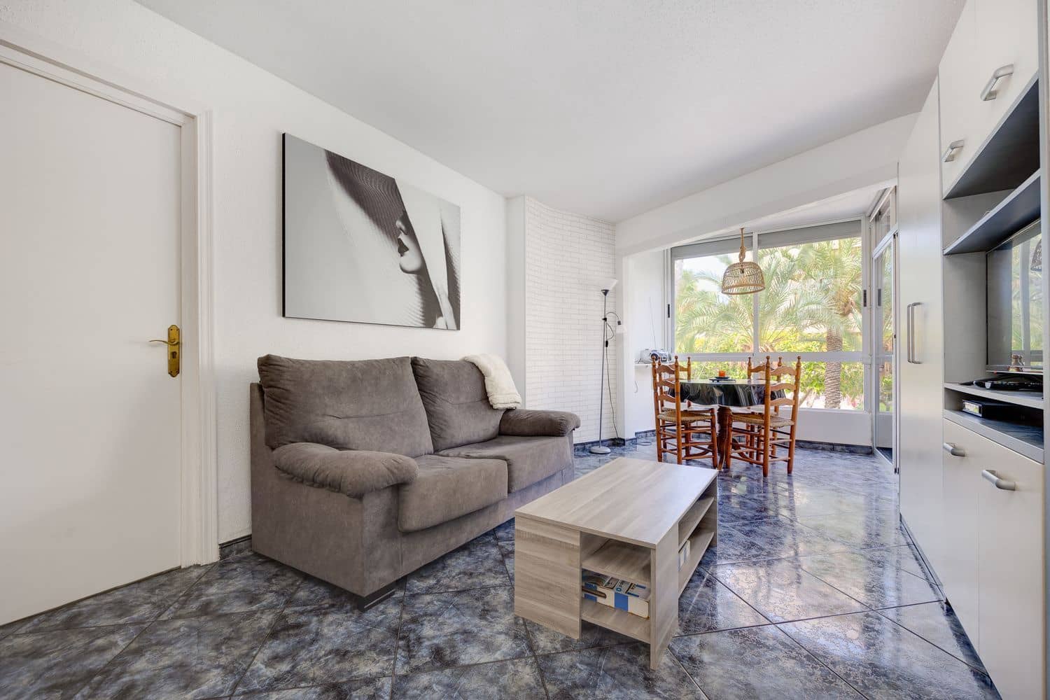 1 Zimmer Apartment zu verkaufen in Torrevieja mit Pool Garage - 171.000 € (Ref: 9921672)