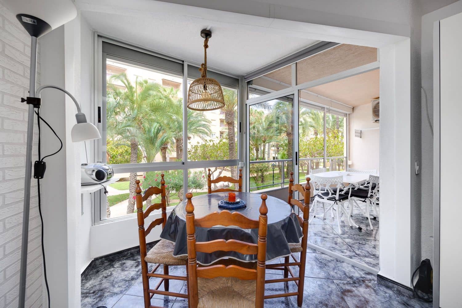 1 Zimmer Apartment zu verkaufen in Torrevieja mit Pool Garage - 171.000 € (Ref: 9921672)