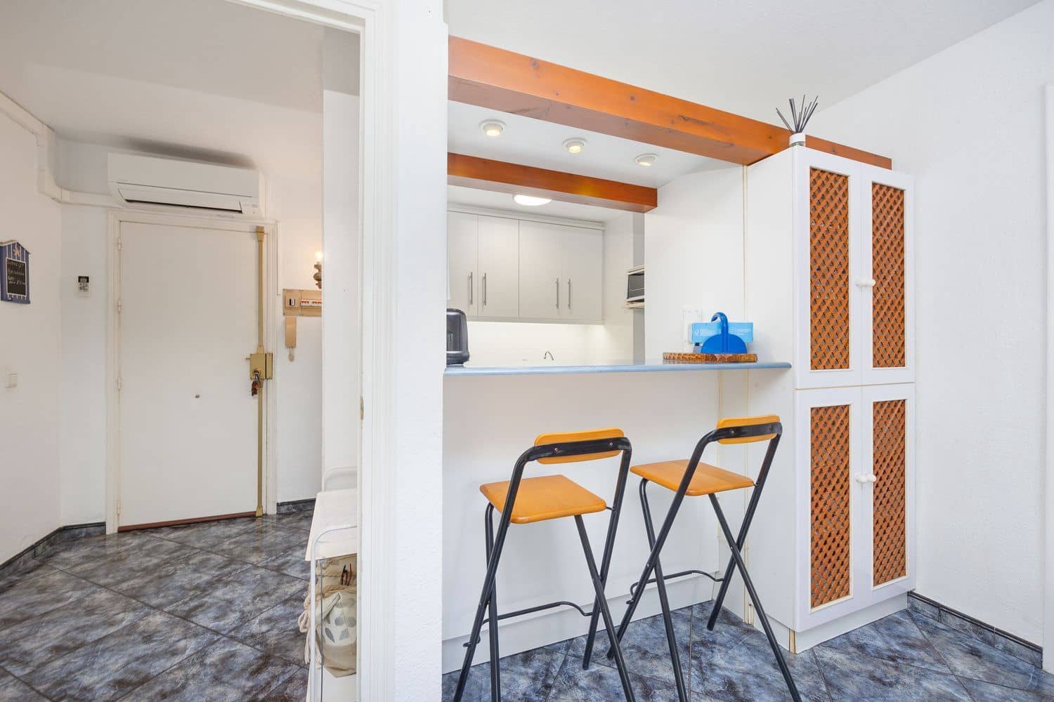 1 Zimmer Apartment zu verkaufen in Torrevieja mit Pool Garage - 171.000 € (Ref: 9921672)