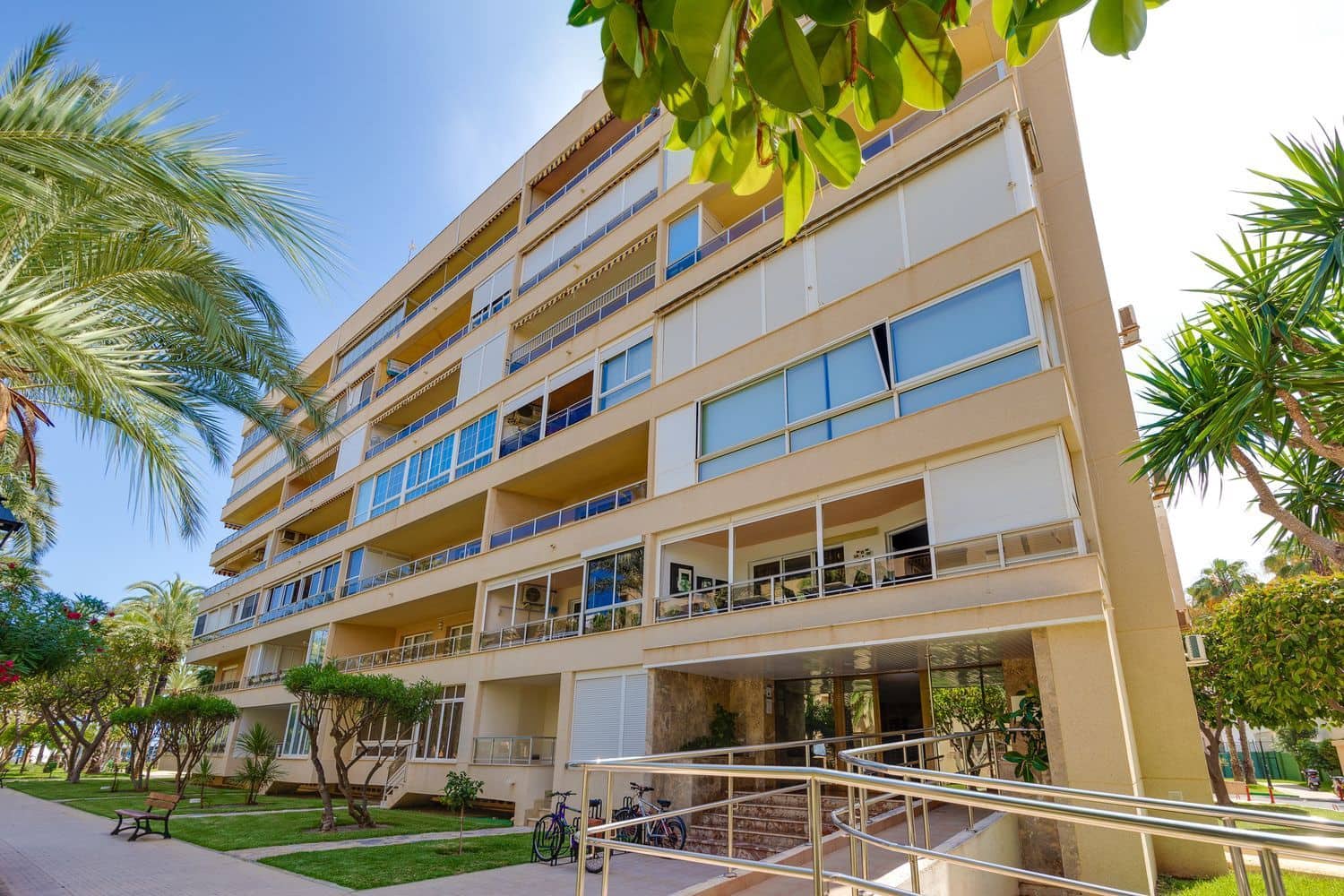 1 Zimmer Apartment zu verkaufen in Torrevieja mit Pool Garage - 171.000 € (Ref: 9921672)