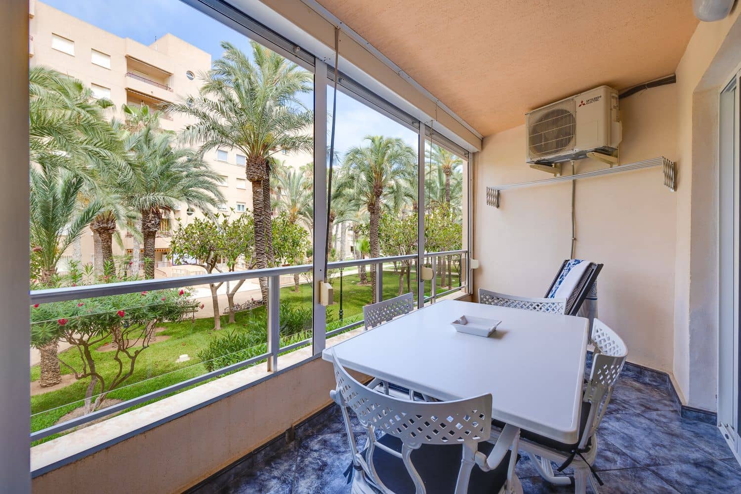 1 Zimmer Apartment zu verkaufen in Torrevieja mit Pool Garage - 171.000 € (Ref: 9921672)