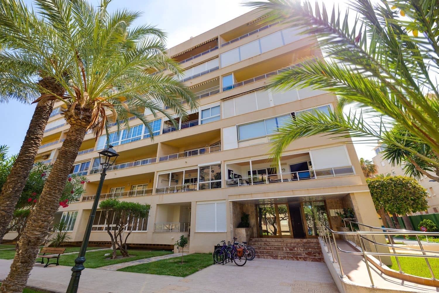 1 Zimmer Apartment zu verkaufen in Torrevieja mit Pool Garage - 171.000 € (Ref: 9921672)