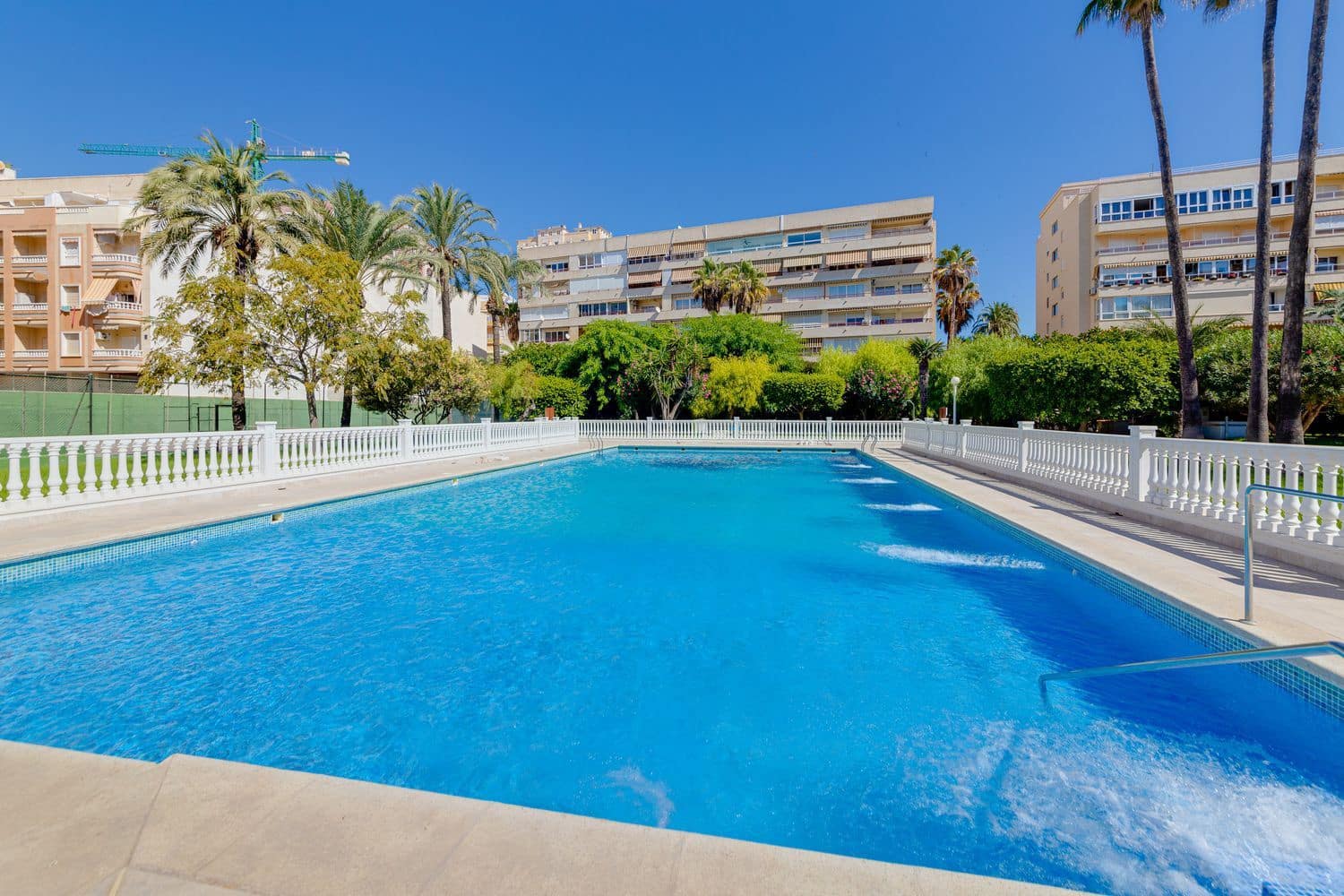 1 Zimmer Apartment zu verkaufen in Torrevieja mit Pool Garage - 171.000 € (Ref: 9921672)