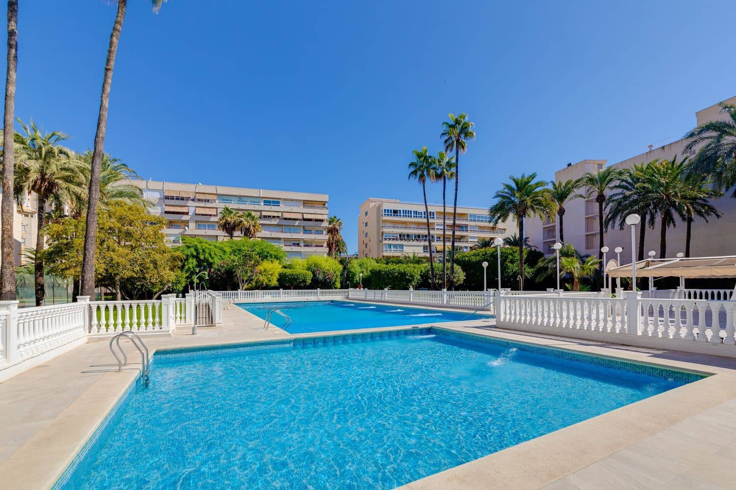 1 Zimmer Apartment zu verkaufen in Torrevieja mit Pool Garage - 171.000 € (Ref: 9921672)