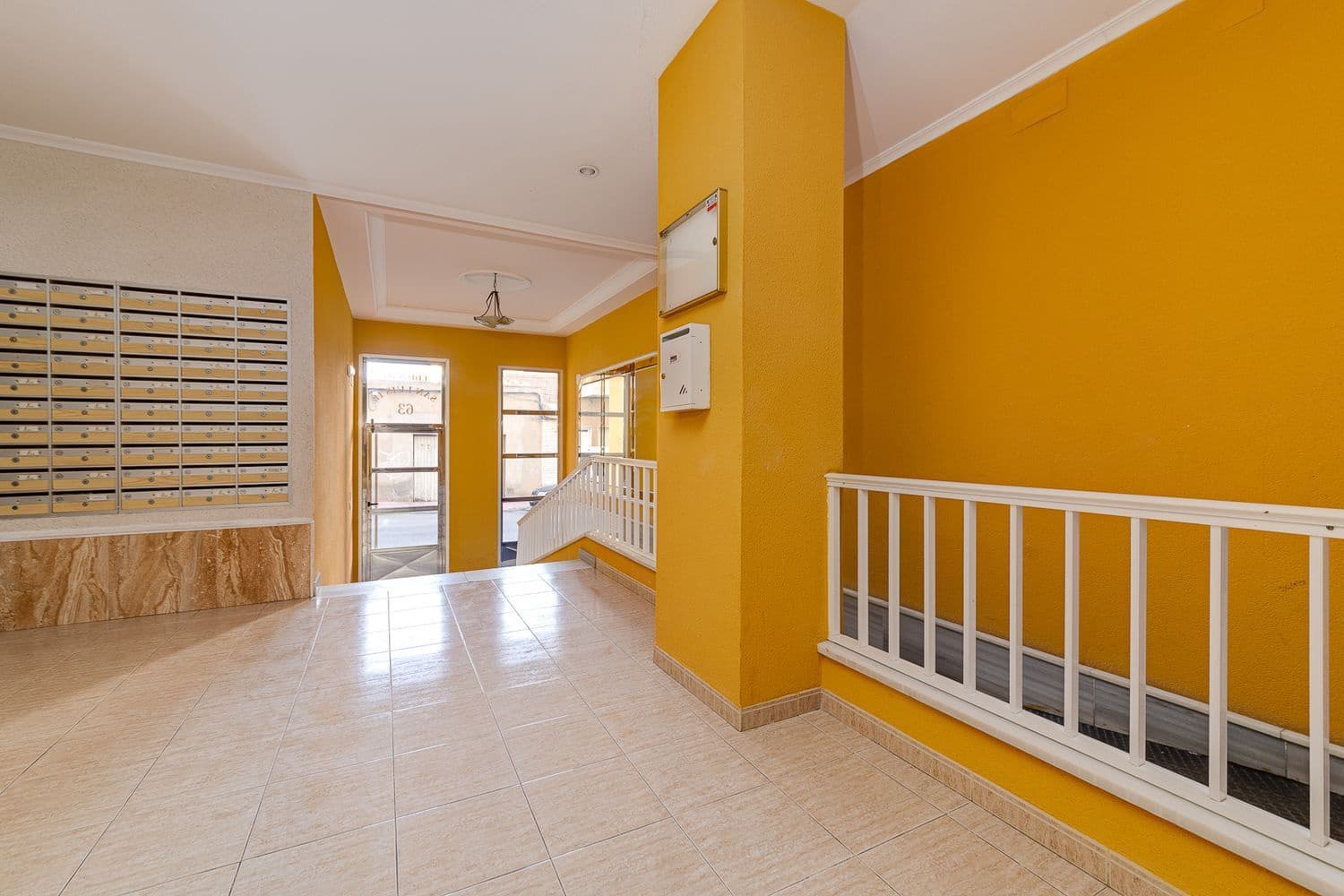 2 makuuhuone Huoneisto myytävänä paikassa Torrevieja mukana 
autotalli - 126 500 € (Ref: 9926748)