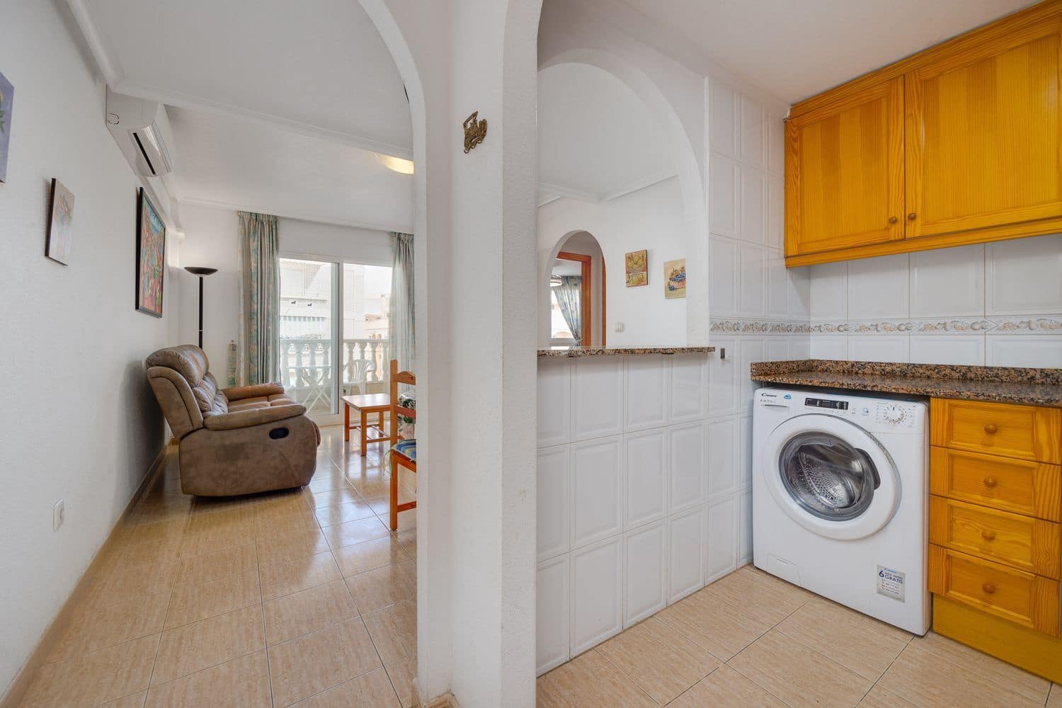 2 makuuhuone Huoneisto myytävänä paikassa Torrevieja mukana 
autotalli - 126 500 € (Ref: 9926748)