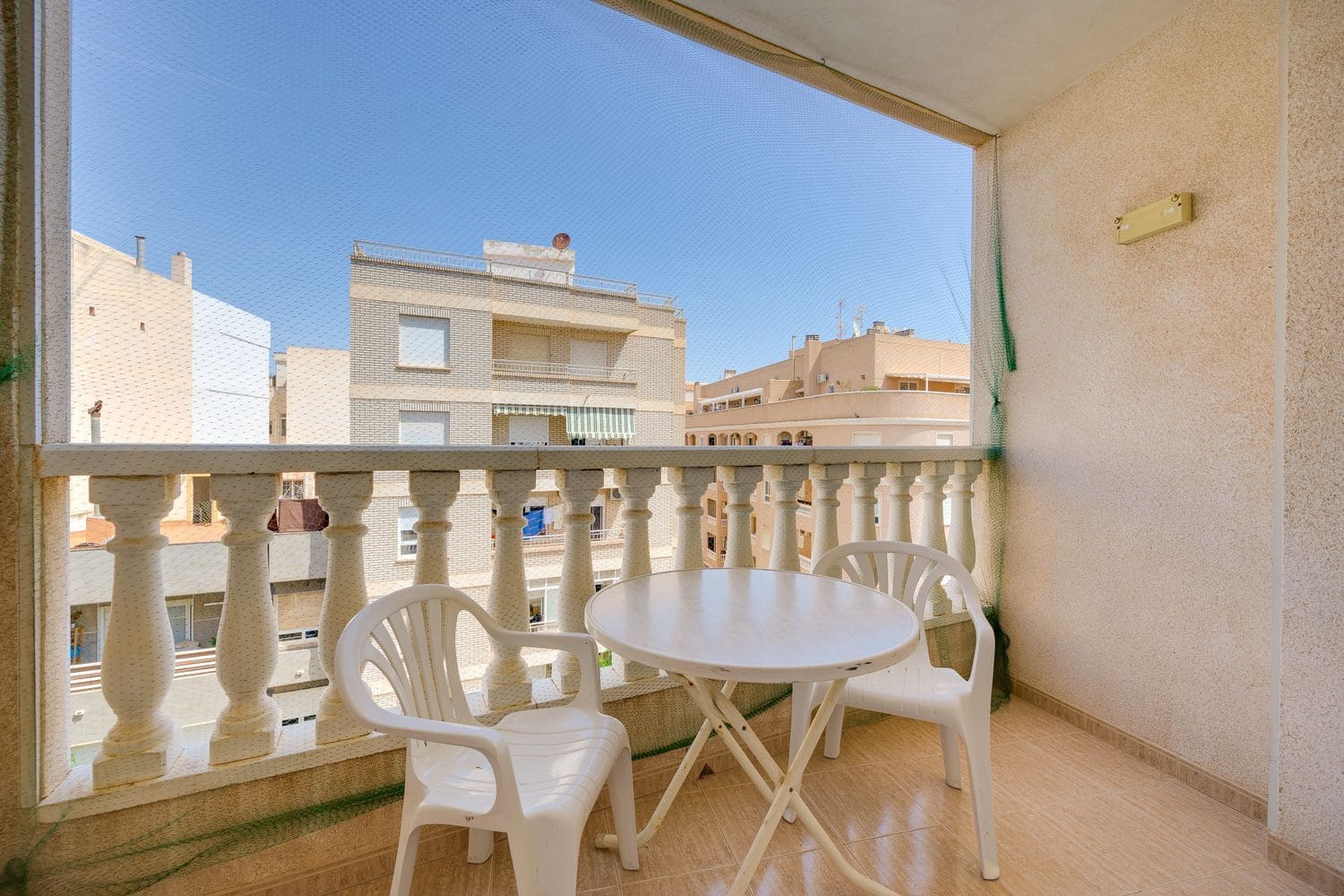 2 makuuhuone Huoneisto myytävänä paikassa Torrevieja mukana 
autotalli - 126 500 € (Ref: 9926748)