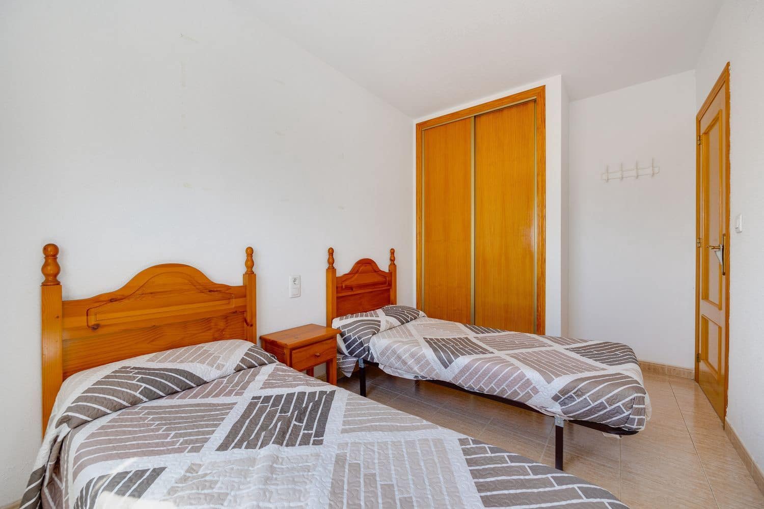 2 makuuhuone Huoneisto myytävänä paikassa Torrevieja mukana 
autotalli - 126 500 € (Ref: 9926748)