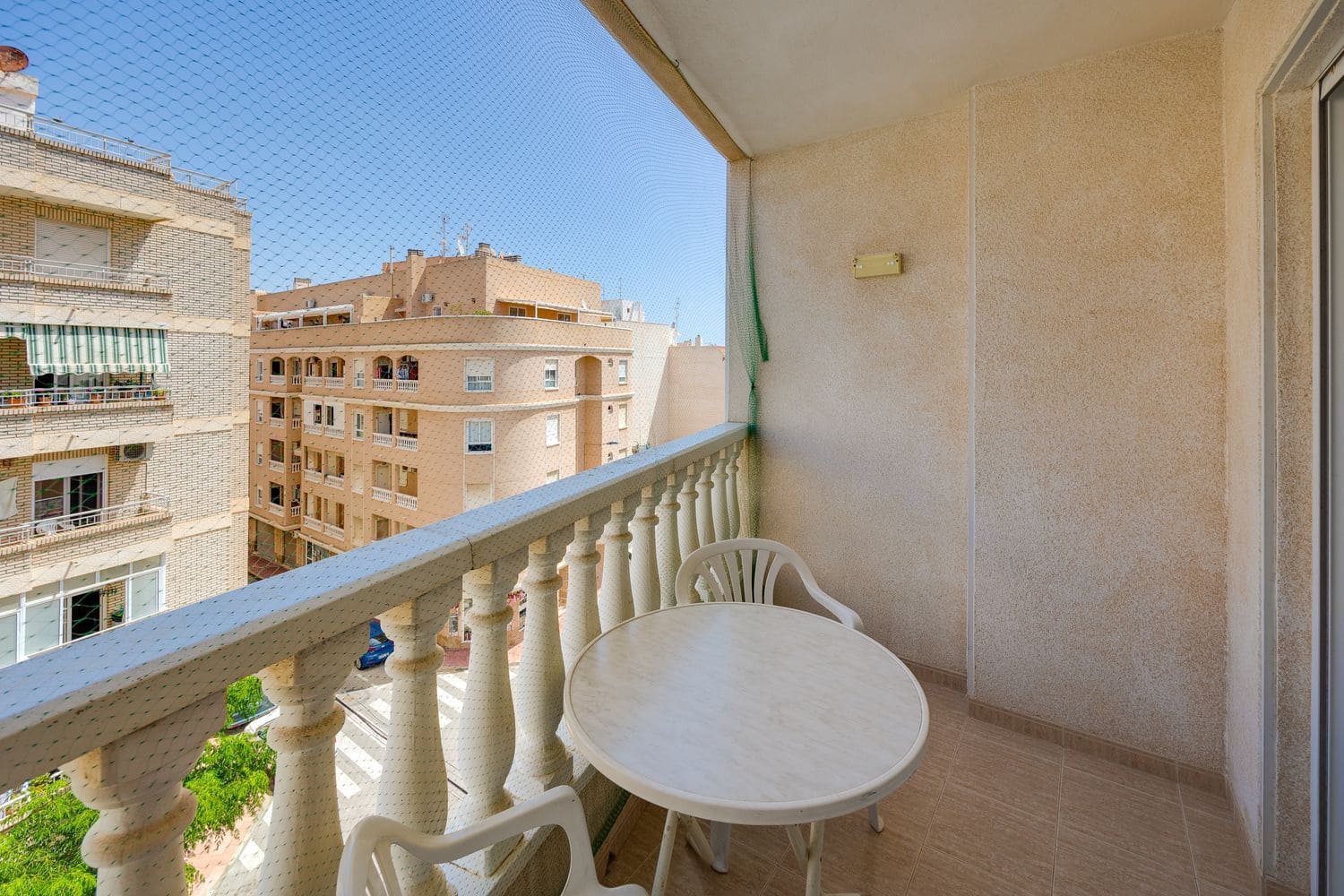 2 makuuhuone Huoneisto myytävänä paikassa Torrevieja mukana 
autotalli - 126 500 € (Ref: 9926748)