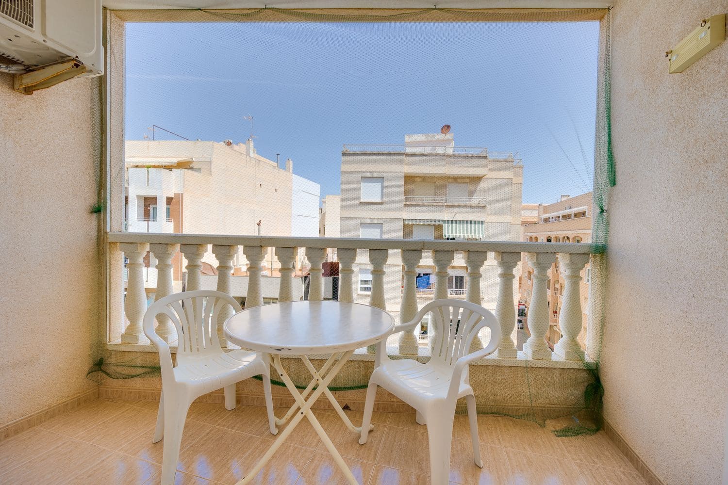 2 makuuhuone Huoneisto myytävänä paikassa Torrevieja mukana 
autotalli - 126 500 € (Ref: 9926748)