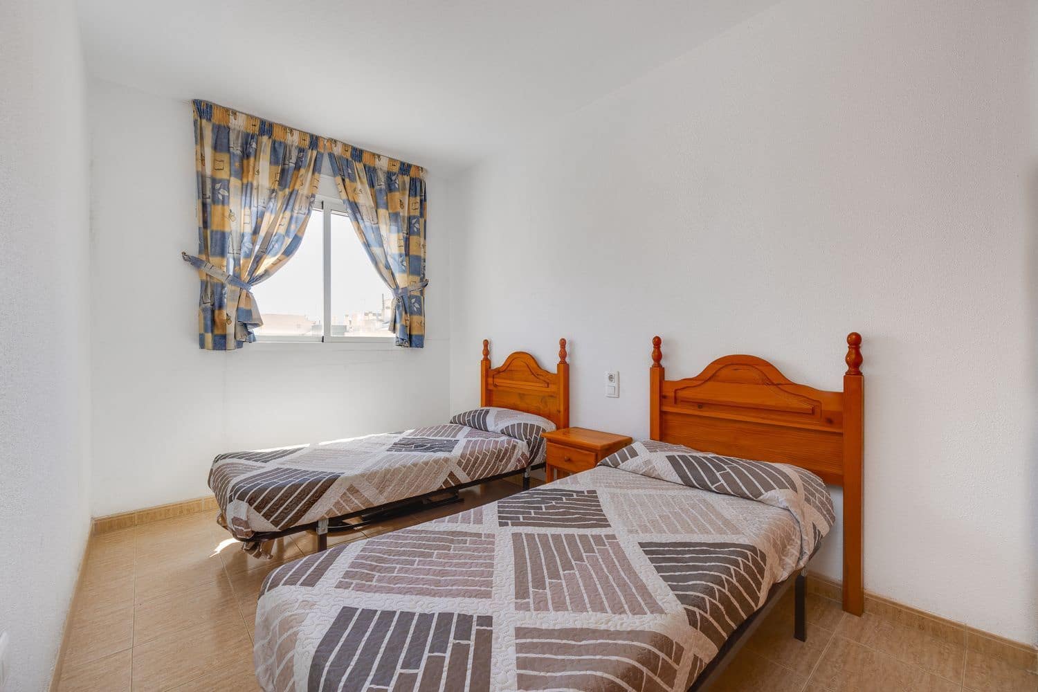 2 makuuhuone Huoneisto myytävänä paikassa Torrevieja mukana 
autotalli - 126 500 € (Ref: 9926748)