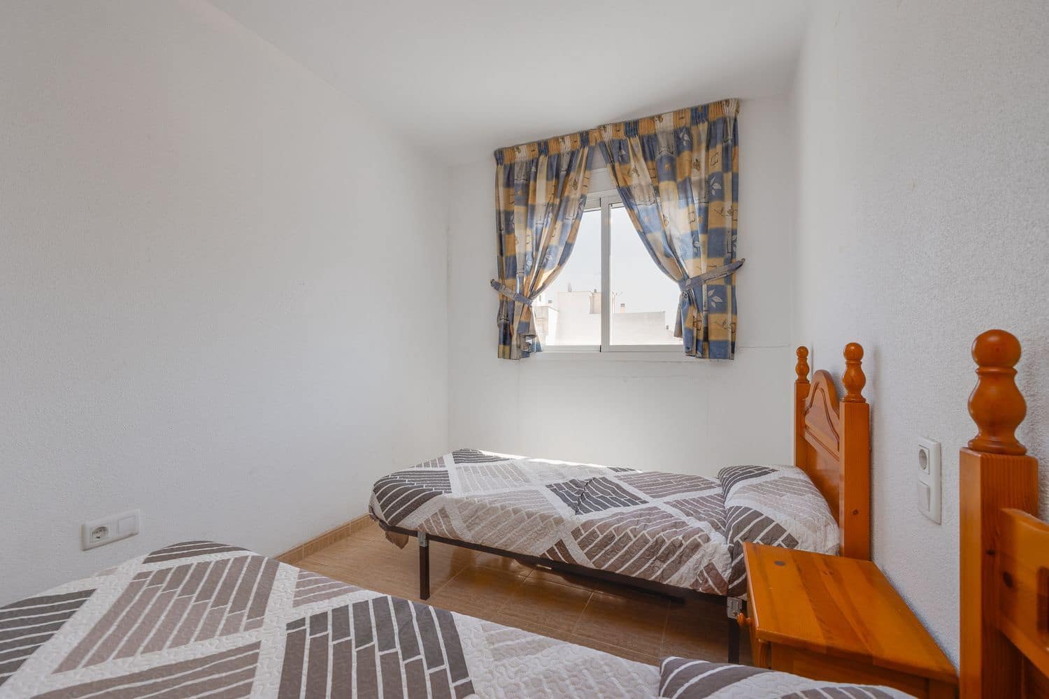 2 makuuhuone Huoneisto myytävänä paikassa Torrevieja mukana 
autotalli - 126 500 € (Ref: 9926748)