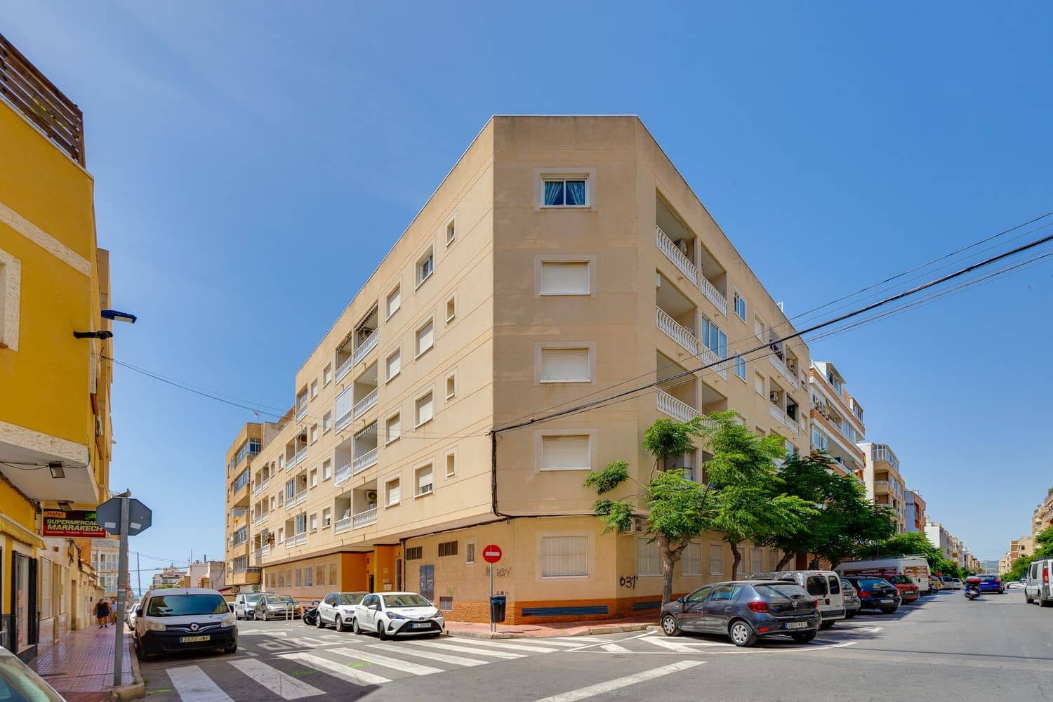 2 makuuhuone Huoneisto myytävänä paikassa Torrevieja mukana 
autotalli - 126 500 € (Ref: 9926748)