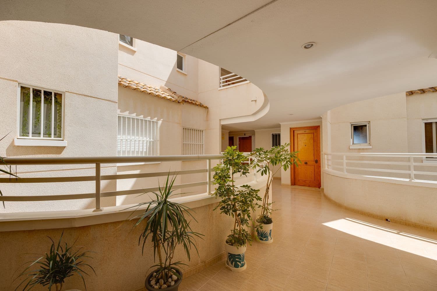 2 makuuhuone Huoneisto myytävänä paikassa Torrevieja mukana 
autotalli - 126 500 € (Ref: 9926748)