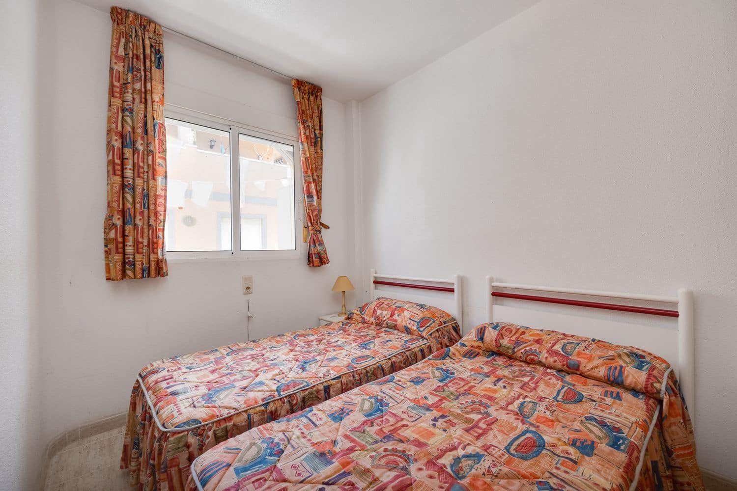 2 quarto Apartamento para venda em Torrevieja com garagem - 135 000 € (Ref: 9935486)