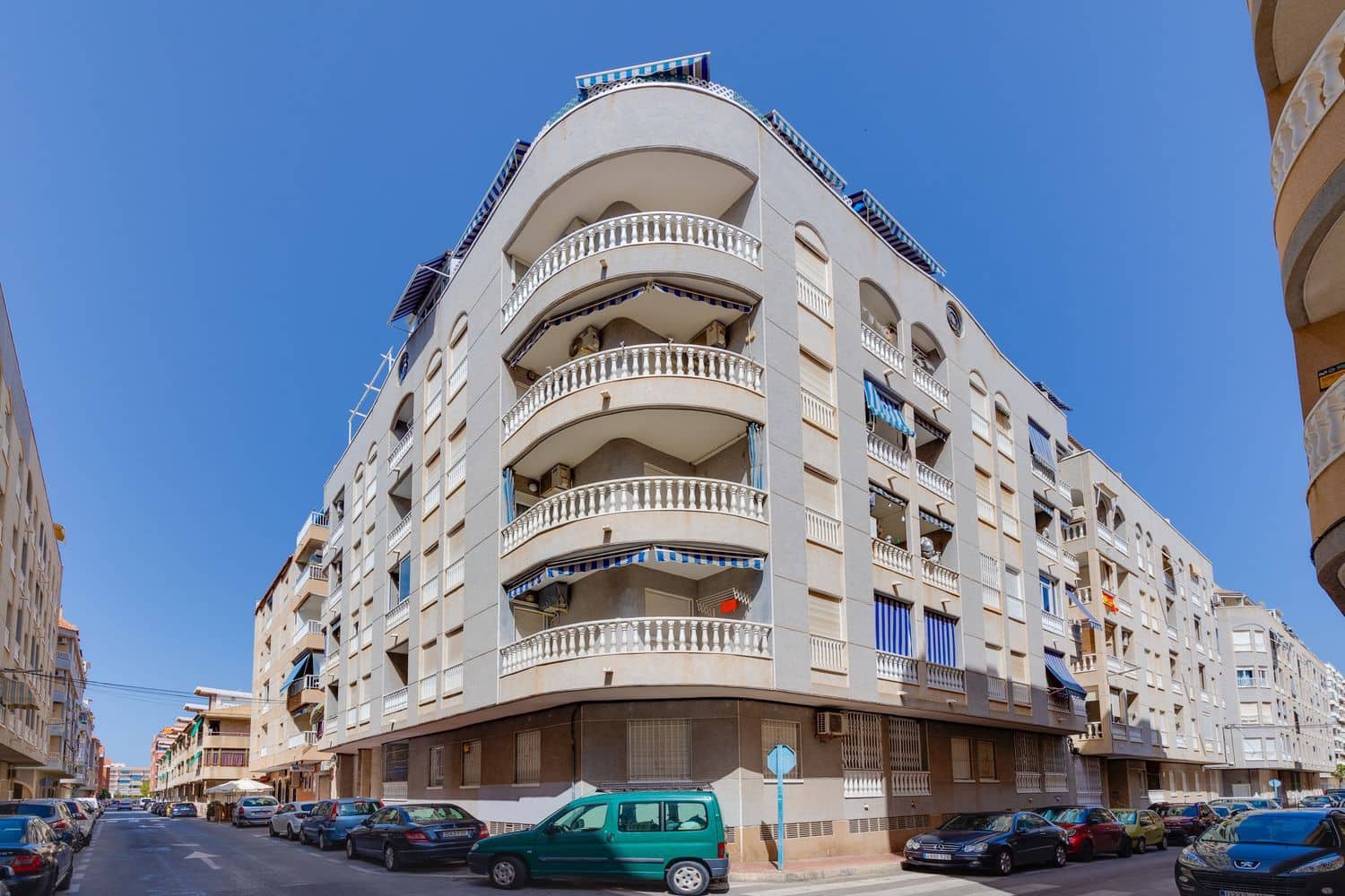 2 quarto Apartamento para venda em Torrevieja com garagem - 135 000 € (Ref: 9935486)