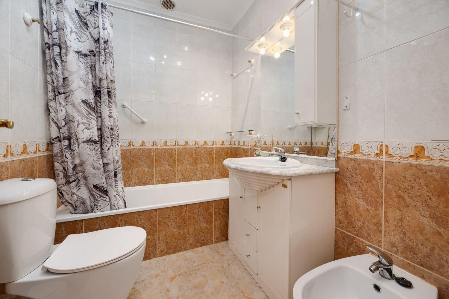 2 sypialnia Dom na sprzedaż w Playa Flamenca z basenem garażem - 208 000 € (Ref: 9956670)