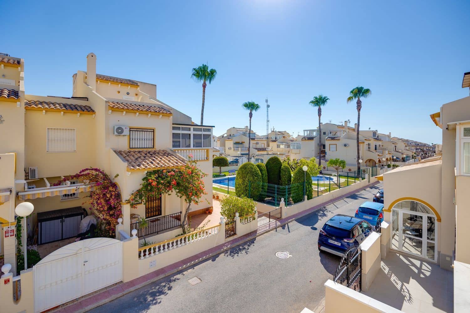 2 sypialnia Dom na sprzedaż w Playa Flamenca z basenem garażem - 208 000 € (Ref: 9956670)