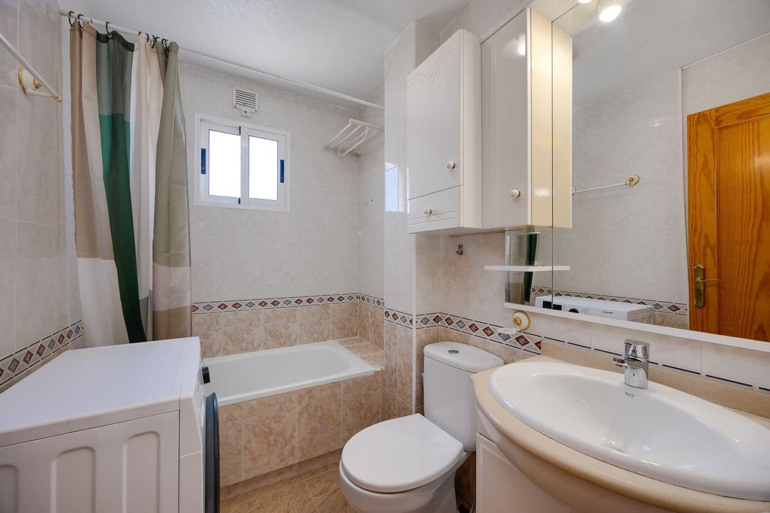 3 camera da letto Appartamento in vendita in Torrevieja con piscina garage - 154.000 € (Rif: 9961870)