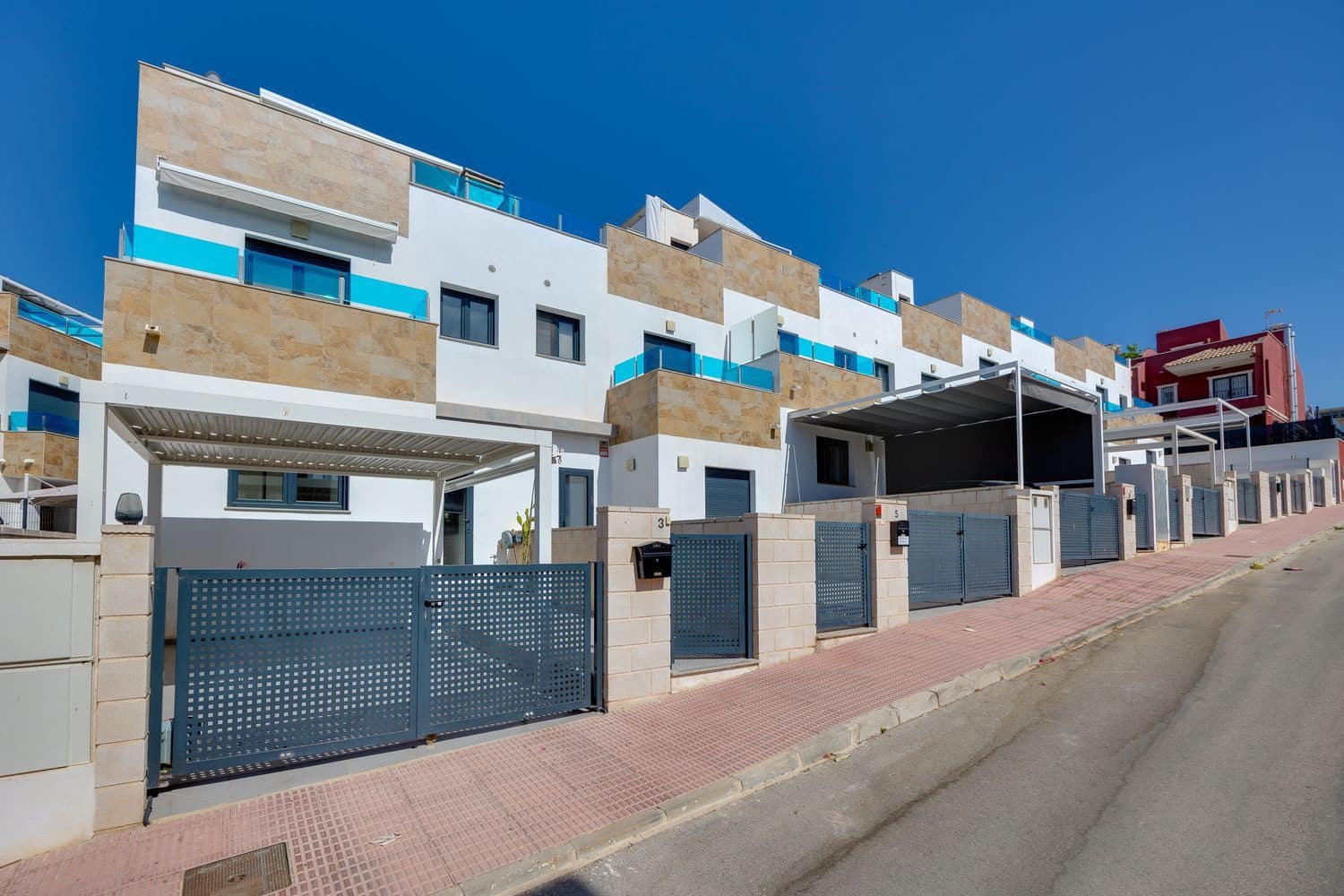 Casa de 3 habitaciones en Bigastro en venta con piscina garaje - 229.000 € (Ref: 9966027)