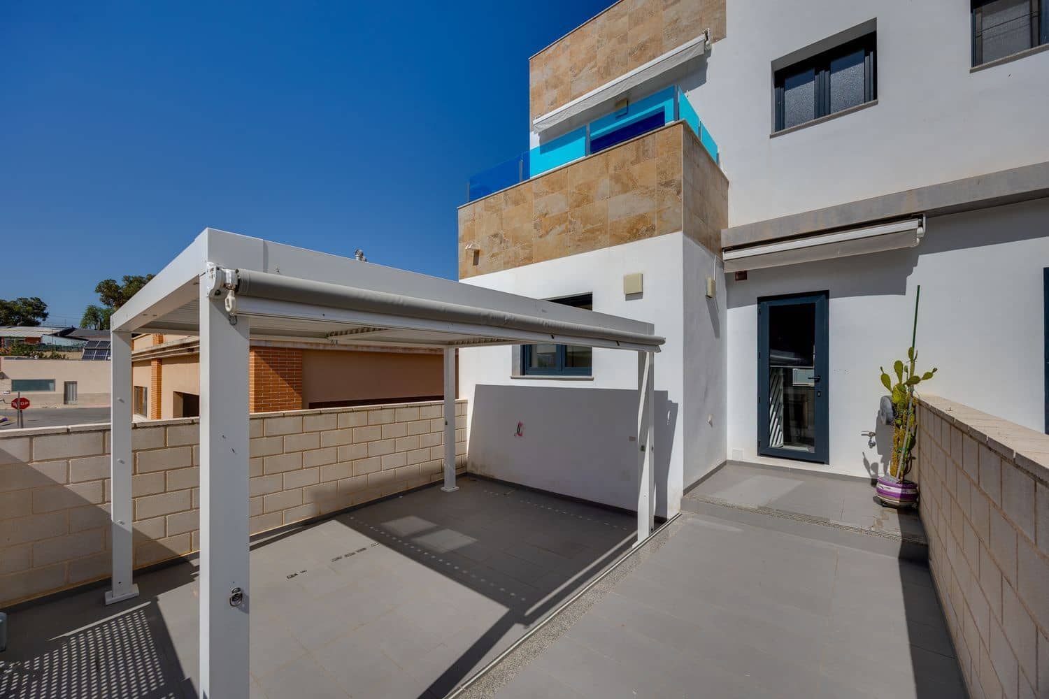 Casa de 3 habitaciones en Bigastro en venta con piscina garaje - 229.000 € (Ref: 9966027)