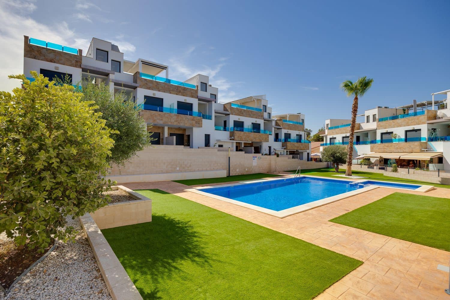 Casa de 3 habitaciones en Bigastro en venta con piscina garaje - 229.000 € (Ref: 9966027)