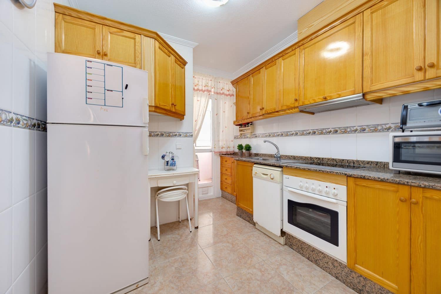 2 soveværelse Lejlighed til salg i Torrevieja med garage - € 188.000 (Ref: 9966029)